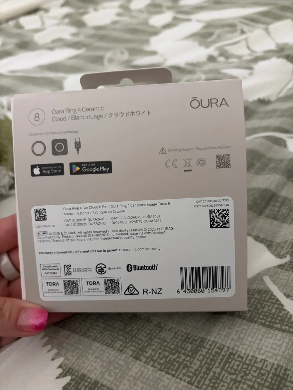 Oura Smart Ring size 8 in Cloud White with Silver Accent